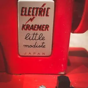 Kraemer Toy Sewing Machine - Image 4