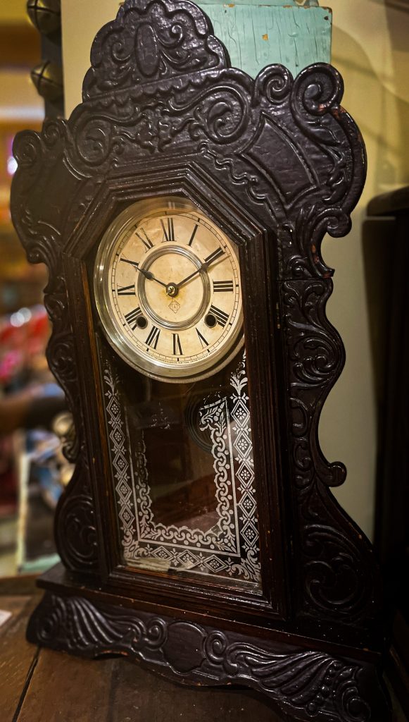 Gingerbread Clock Ca. 1890 145.00 CND
