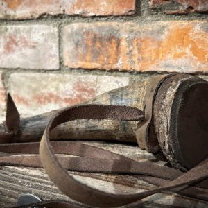 Various Antique Powder Horns - Image 8