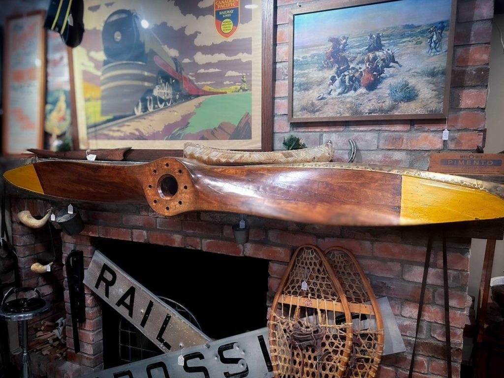 Authentic Cheetah Mk IX 1943 Propeller from WWII, crafted for the Armstrong Siddeley engine. A unique piece for collectors and aviation enthusiasts. Dimensions: 7'x 6